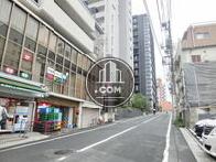 改札西口方面