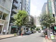 全面道路右側です