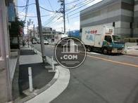 周辺に大きな建物はありません