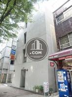 シンプルなデザインの建物