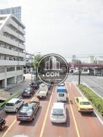 交通量の多い公道沿い