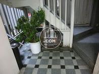 階段下はゴミ置き場です