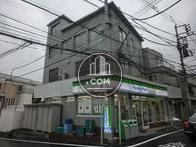 １階がコンビニになっています