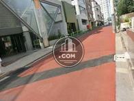 前面の道路です