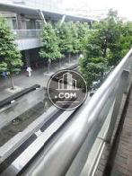 2階から見た背面出入り口付近