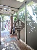 ガラス面が多く開放的です