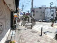 玄関前の歩道