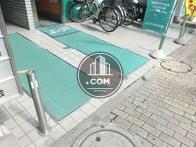 玄関前のフラットな床面