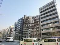 全面が山手通りですので、中高層ビルが立ち並びます