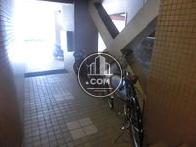 エントランス横の自転車スペース