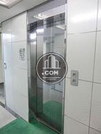 11人乗りのエレベーターになります