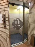 防犯カメラの設置されたエレベーター