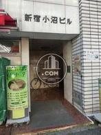 通り面に正面入り口です