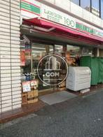 １階にコンビニエンスストアです
