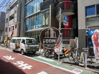 前面道路は、一方通行です