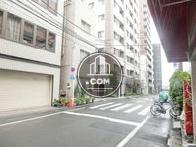 玄関前の歩道