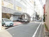 物件前面道路、目白駅方面です。