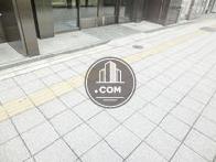 玄関口を段差のない床面で構成