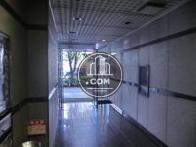 外からの光が射しこみで十分明るくなります