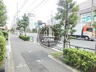 玄関前の歩道