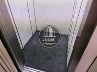 綺麗に清掃されたエレベーターです