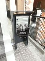 玄関周りに設置されたポスト