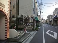 学生の通学路になっているようです