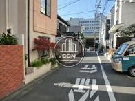 車の通りもそこまで多くなく静かです