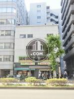 シンプルなシルエットに構成されています