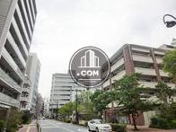 全面道路左手になります