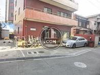 1階に駐輪スペースがあります