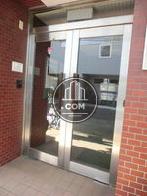 扉は二枚開きになります