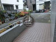 車が２台止められます