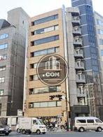 横幅の広いガラス窓