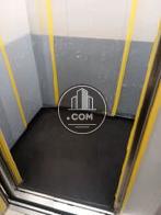 エレベーター内部