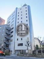 通りを見通せるオフィス