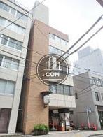 明るい外装で構成されています