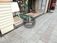 玄関周りの床面です