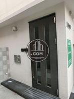 住居のような仕様の入り口です