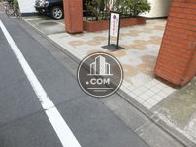 フラットな床面で連結されています