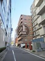 築地市場駅へ向かう通りです