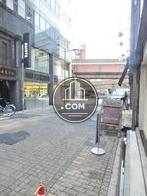 玄関前の通りです