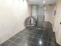 綺麗な石材で壁面を構成しています