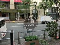 正面入口付近から見た周辺です