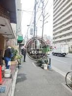 街路樹のある歩道