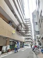 隣接する脇道奥からの見え方