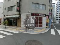 ビル前の通りです