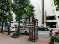 正面入口から見た周辺です