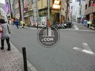 正面はＹ字路になっております