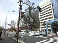 交通量の多い外堀通り